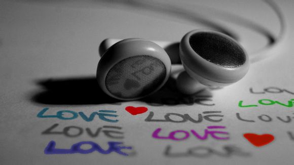 宝宝大便发绿有粘液怎么回事