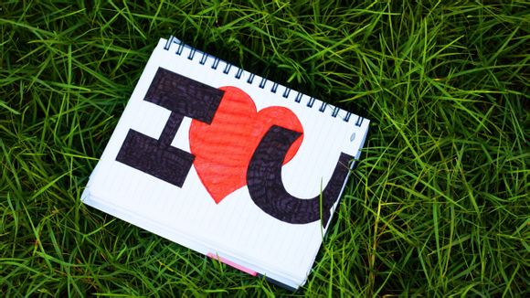 宝宝5个月不怎么吃奶